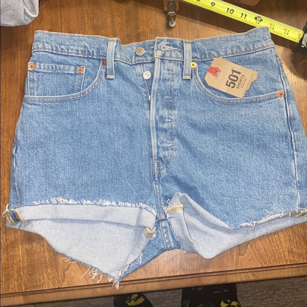 Levi Mom Short